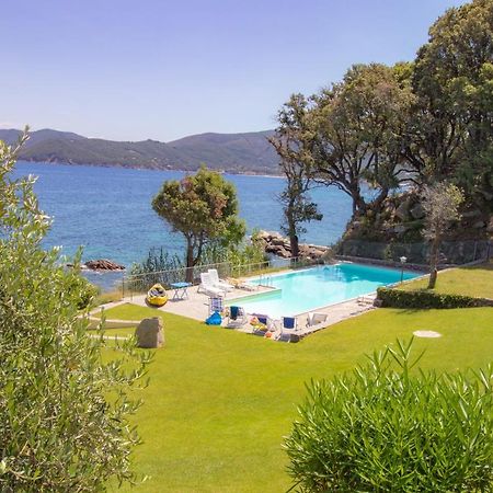 Villa Le Sprizze A Bordo Del Mare - Goelba Марчана Марина Екстериор снимка