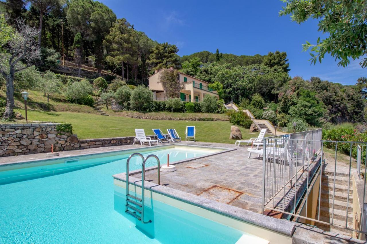 Villa Le Sprizze A Bordo Del Mare - Goelba Марчана Марина Екстериор снимка