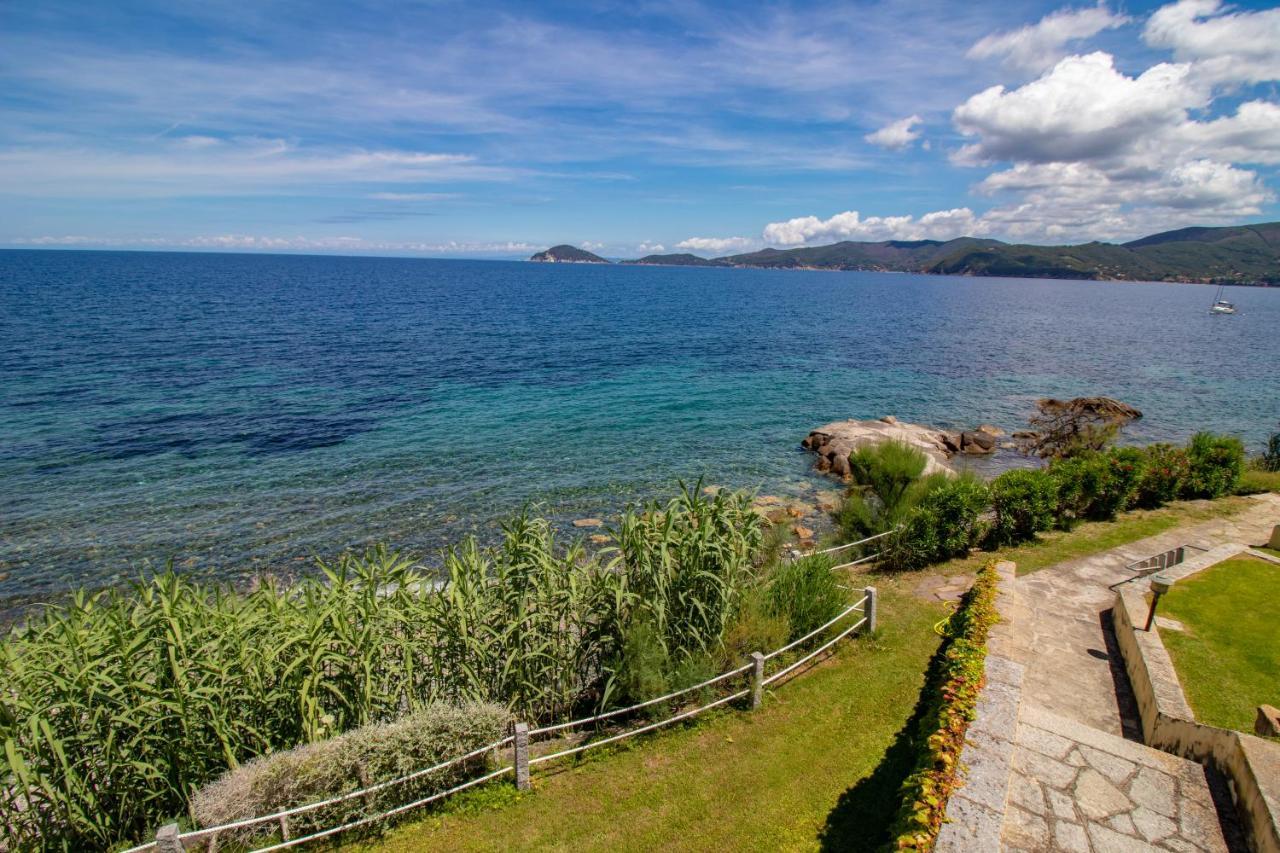 Villa Le Sprizze A Bordo Del Mare - Goelba Марчана Марина Екстериор снимка
