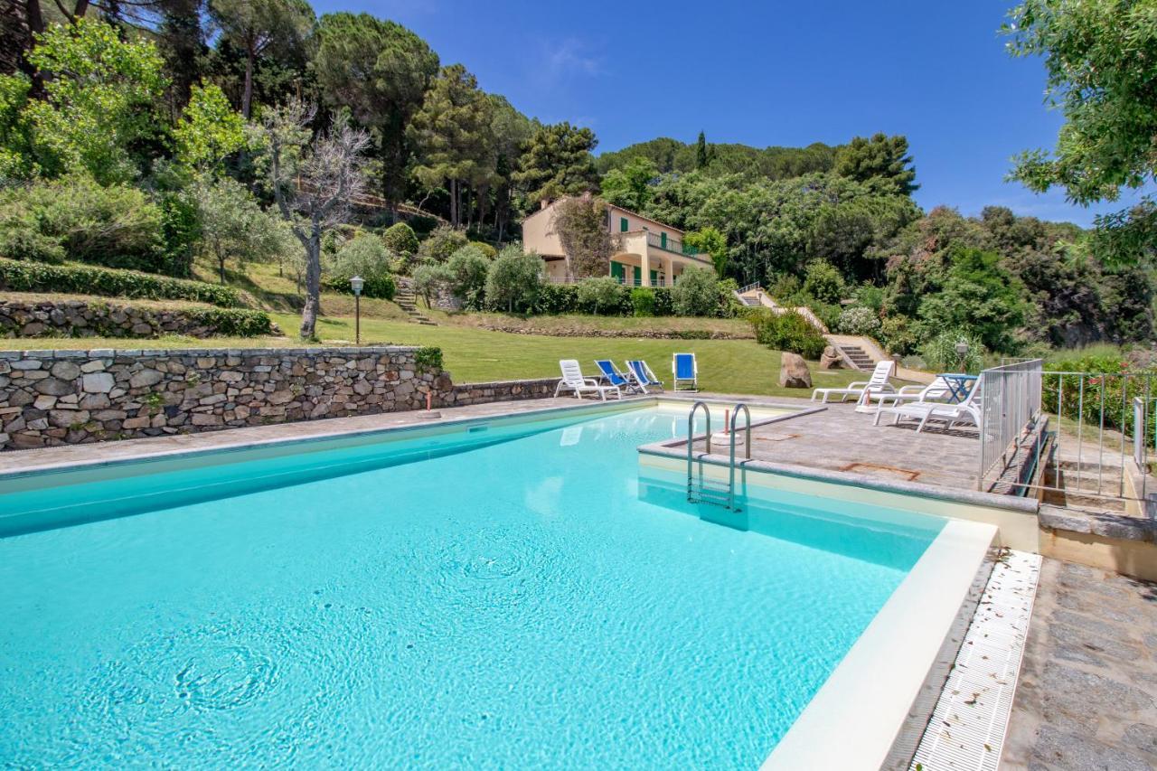 Villa Le Sprizze A Bordo Del Mare - Goelba Марчана Марина Екстериор снимка