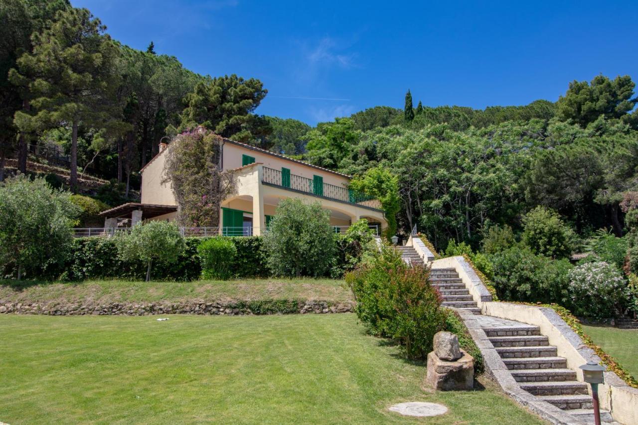 Villa Le Sprizze A Bordo Del Mare - Goelba Марчана Марина Екстериор снимка