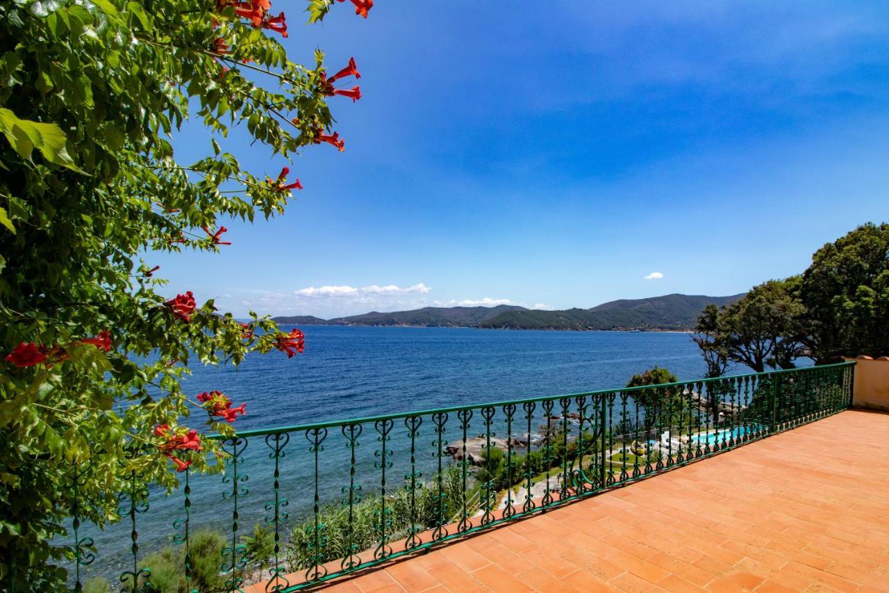 Villa Le Sprizze A Bordo Del Mare - Goelba Марчана Марина Екстериор снимка
