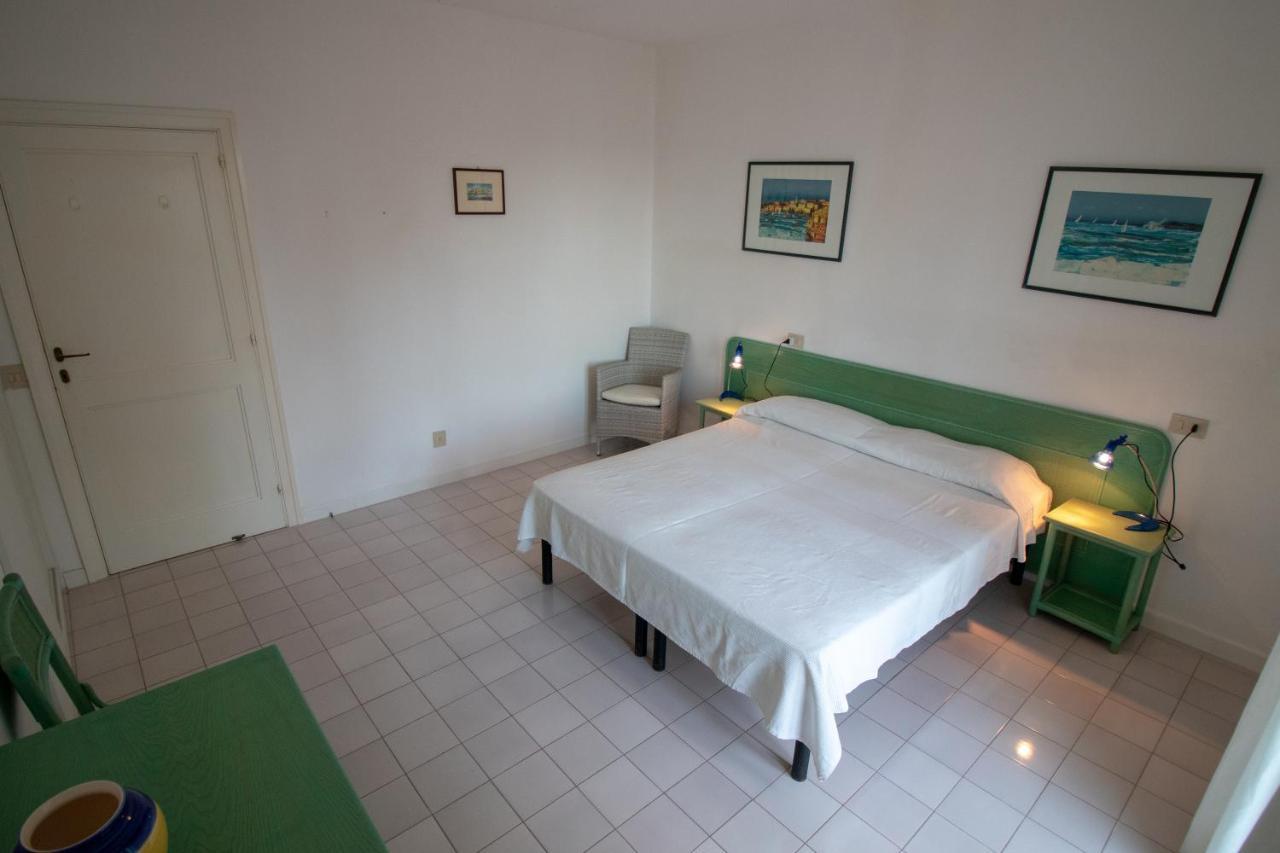 Villa Le Sprizze A Bordo Del Mare - Goelba Марчана Марина Екстериор снимка