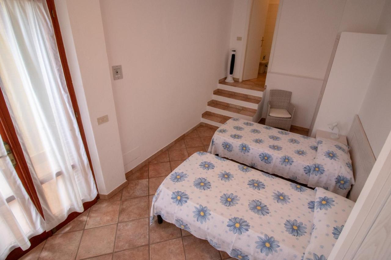 Villa Le Sprizze A Bordo Del Mare - Goelba Марчана Марина Екстериор снимка