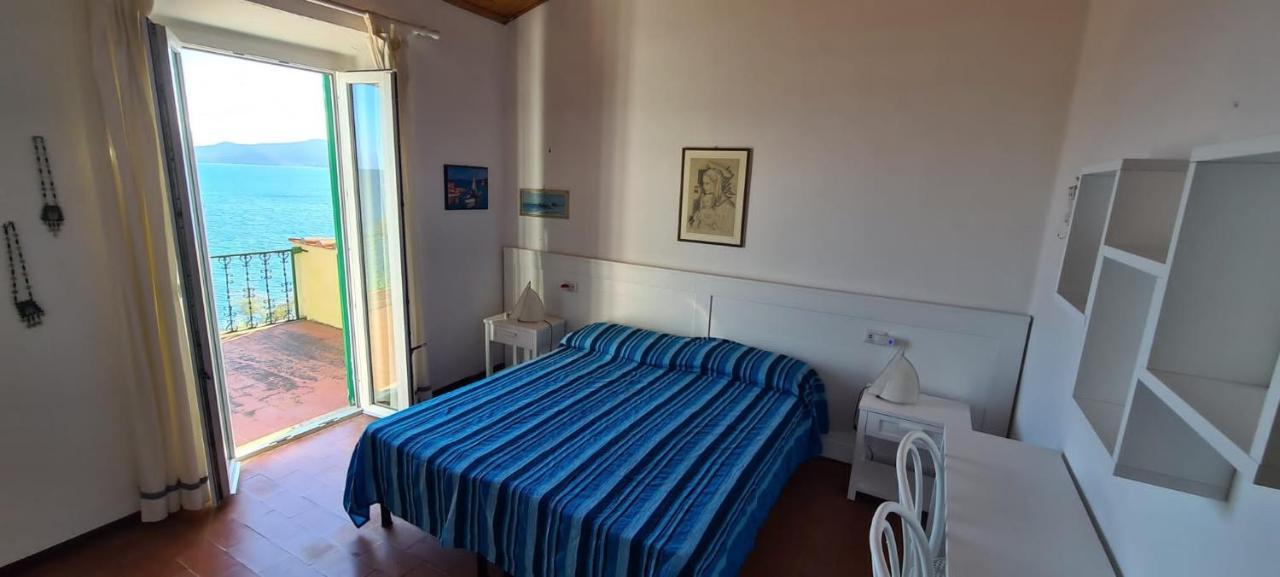 Villa Le Sprizze A Bordo Del Mare - Goelba Марчана Марина Екстериор снимка