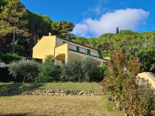Villa Le Sprizze A Bordo Del Mare - Goelba Марчана Марина Екстериор снимка