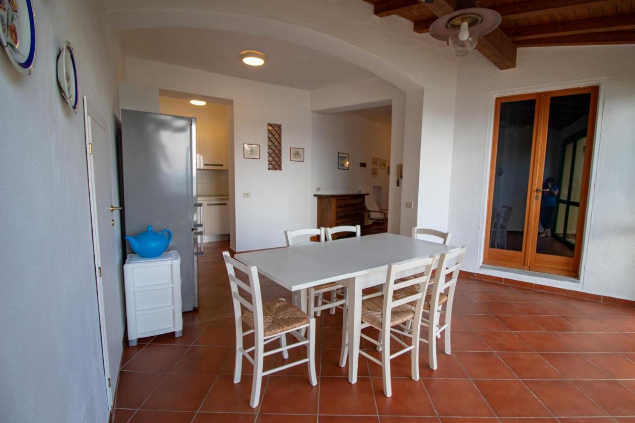 Villa Le Sprizze A Bordo Del Mare - Goelba Марчана Марина Екстериор снимка