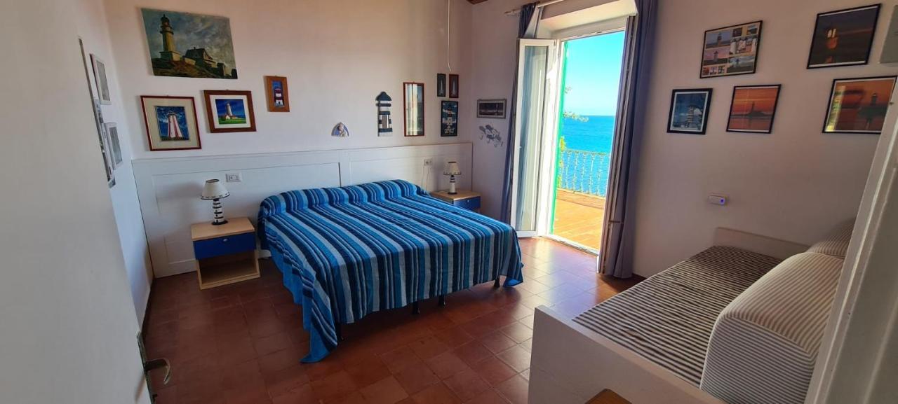 Villa Le Sprizze A Bordo Del Mare - Goelba Марчана Марина Екстериор снимка