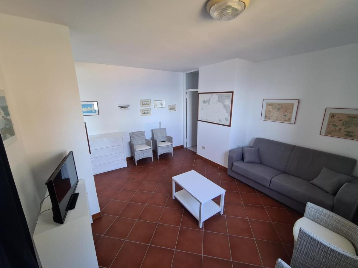 Villa Le Sprizze A Bordo Del Mare - Goelba Марчана Марина Екстериор снимка