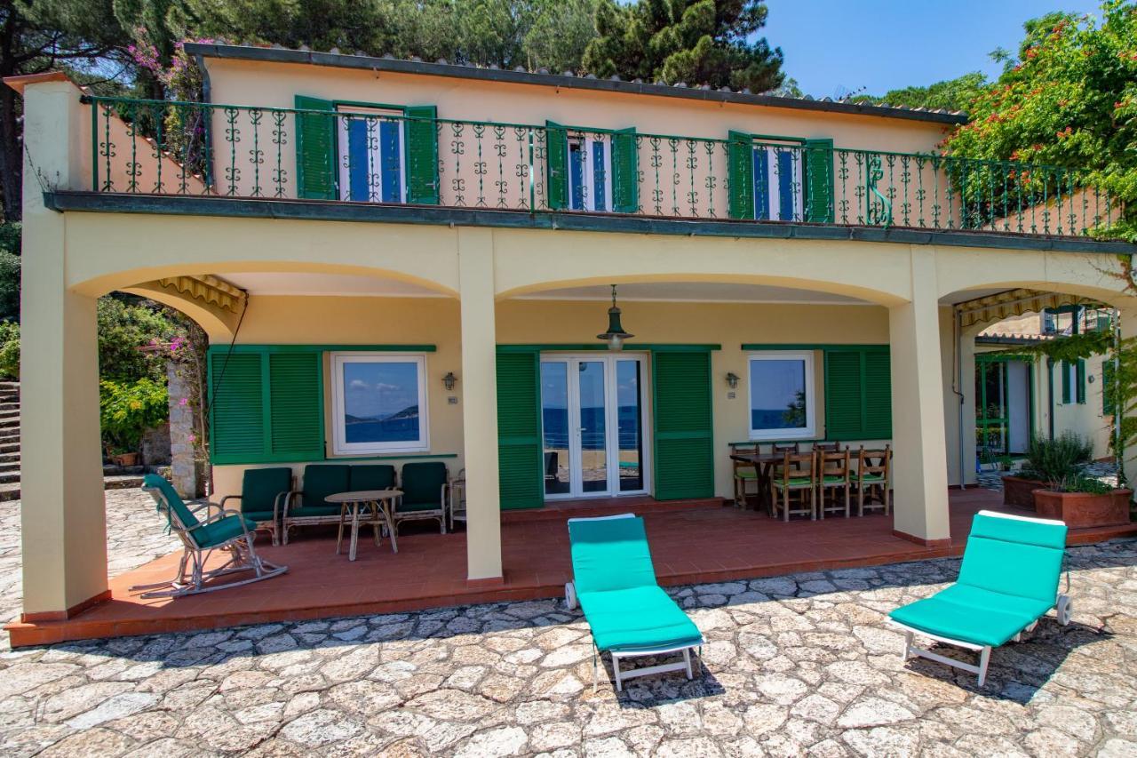 Villa Le Sprizze A Bordo Del Mare - Goelba Марчана Марина Екстериор снимка