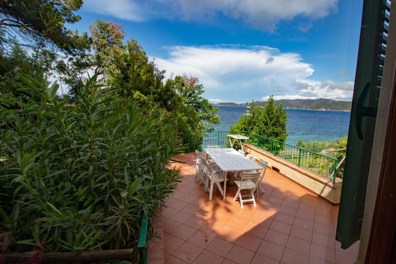 Villa Le Sprizze A Bordo Del Mare - Goelba Марчана Марина Екстериор снимка