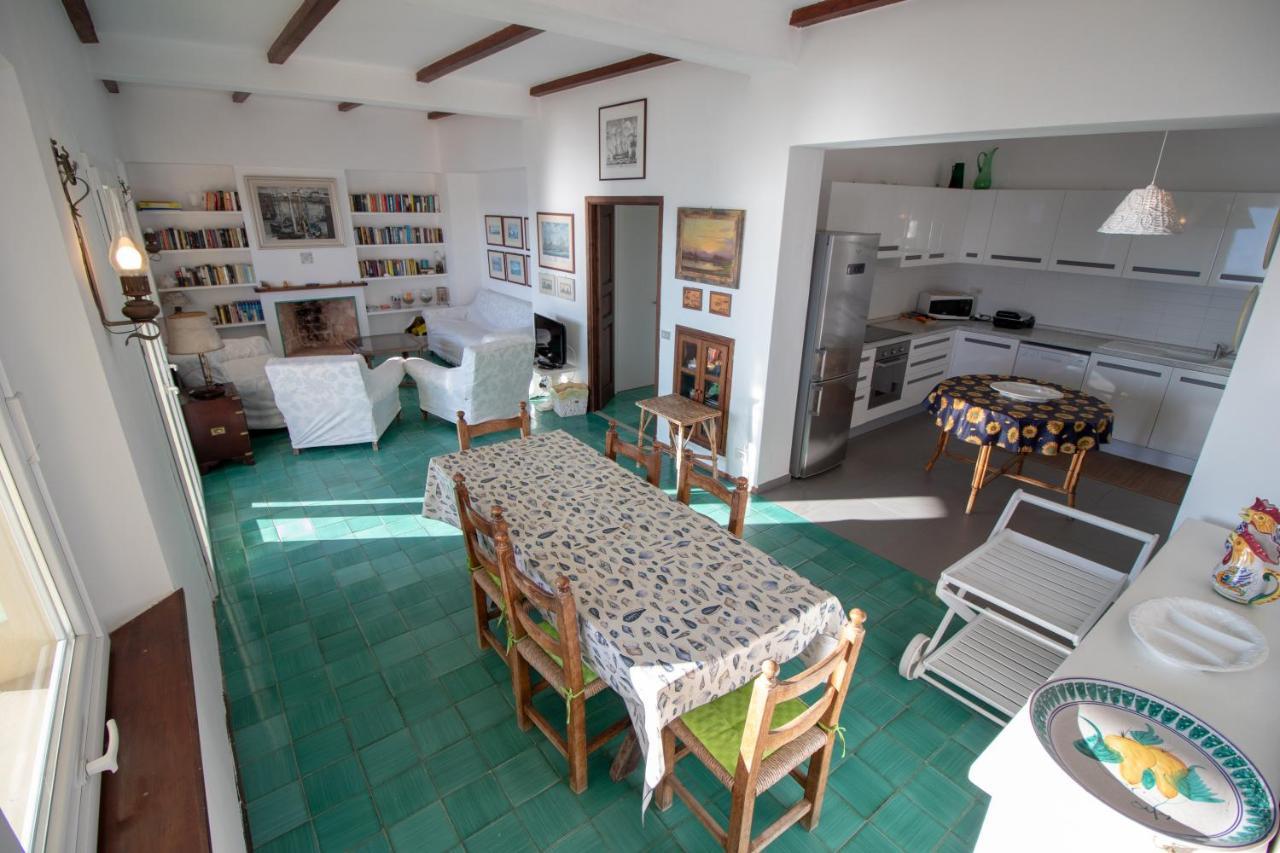 Villa Le Sprizze A Bordo Del Mare - Goelba Марчана Марина Екстериор снимка