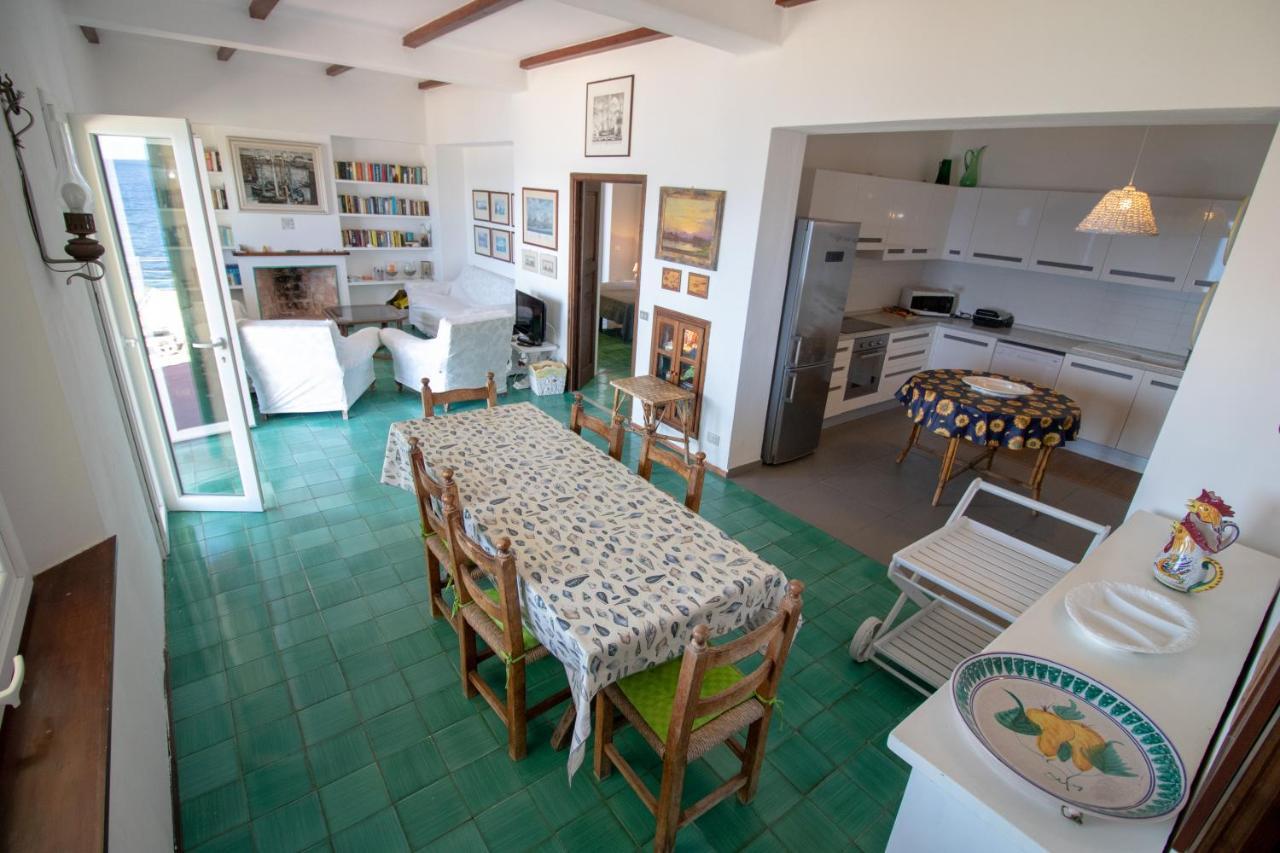 Villa Le Sprizze A Bordo Del Mare - Goelba Марчана Марина Екстериор снимка