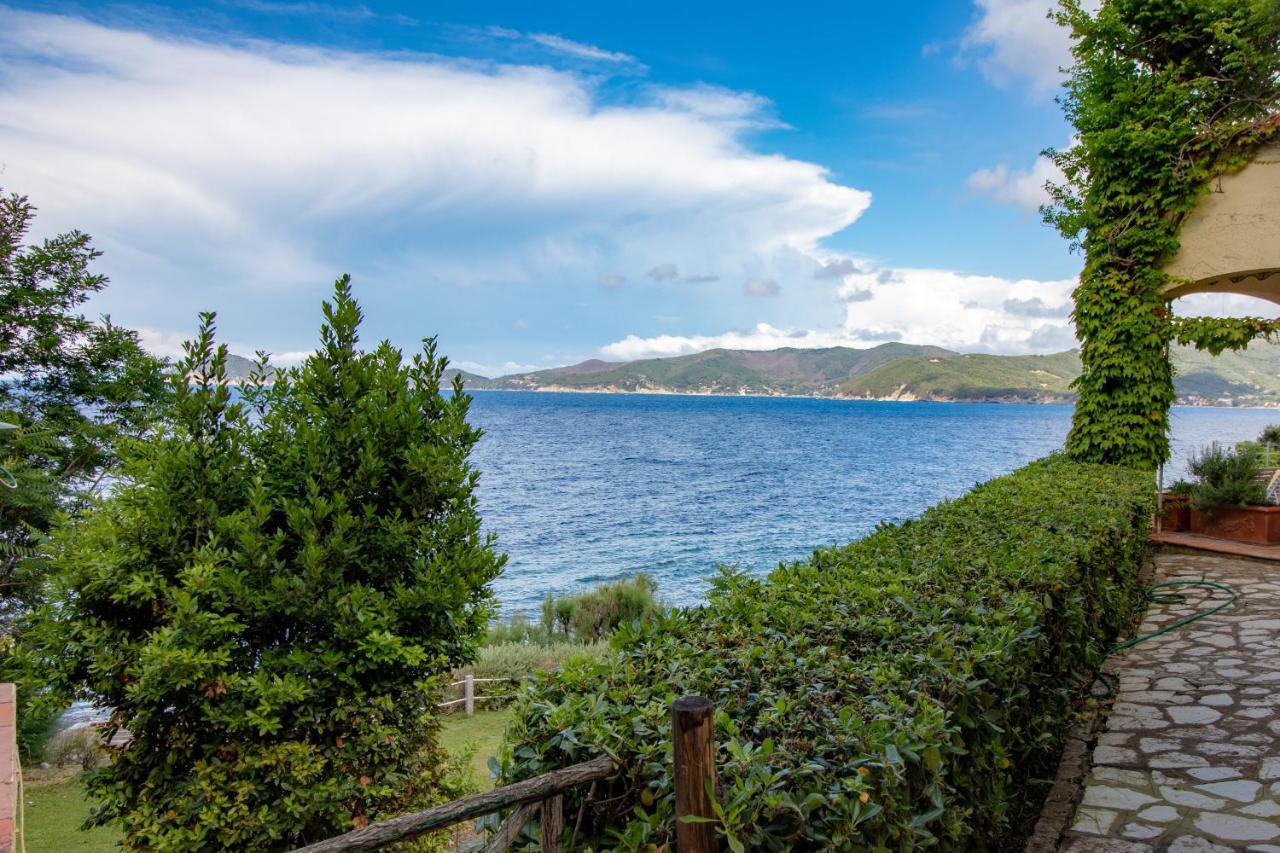 Villa Le Sprizze A Bordo Del Mare - Goelba Марчана Марина Екстериор снимка